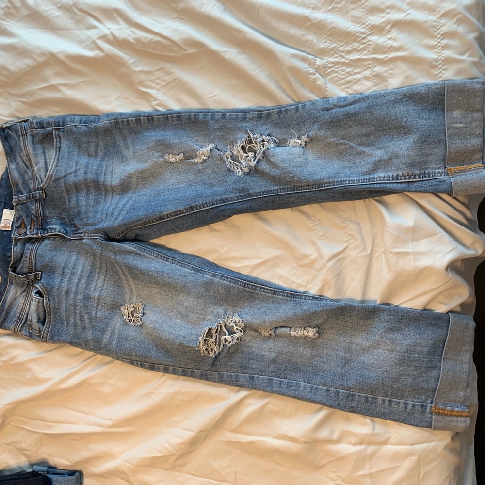 Ripped capris